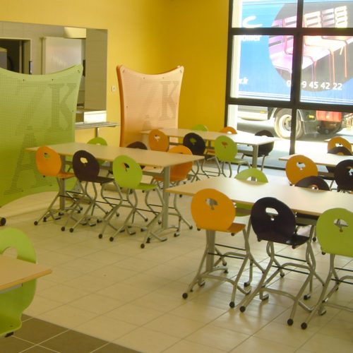 M149 TABLES IVRY, M313 CHAISES SURELEVEES & M399 CLAUSTRAS INSONORISES - PEAULE (56)