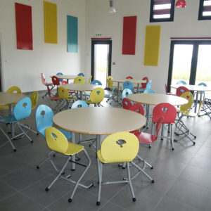 M149 TABLES IVRY, M313 CHAISES SURELEVEES & M403 PANNEAUX MUR-MUR - LANOUEE (56)