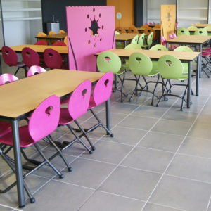 M149 TABLES IVRY, M313 CHAISES 2T3M & M335 CLAUSTRAS OCEANE - LIRE (49)