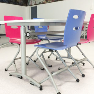 M422 TABLE AJUST'ABLE & M313 CHAISES ZOOM - LA DURANTIERE (44)