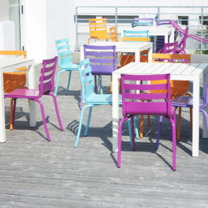 M395 CHAISES & TABLES PATIO - FONTENAY LE COMTE (85)