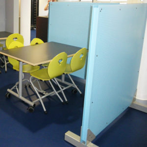 M408 TABLES RABATTABLES, M313 CHAISES 2T3M & M429 CLAUSTRAS INSONORISES OFF - LA BAULE (44)