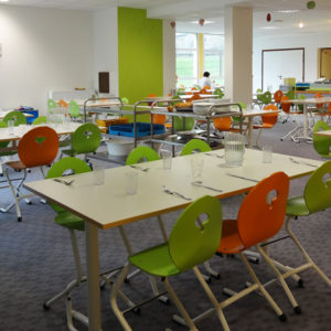 M341 TABLES SULLY, M313 CHAISES 2T3M & M403 PANNEAUX ACOUSTIQUES - FOUGERES (35)