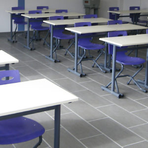 M393 TABLES DE COURS ALPHA & M313 CHAISES ZOOM - LANDIVISIAU (29)