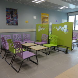 M410 CHAUFFEUSES SAFARI (Motifs massaï & zébra) M392 TABLES BASSES SIX